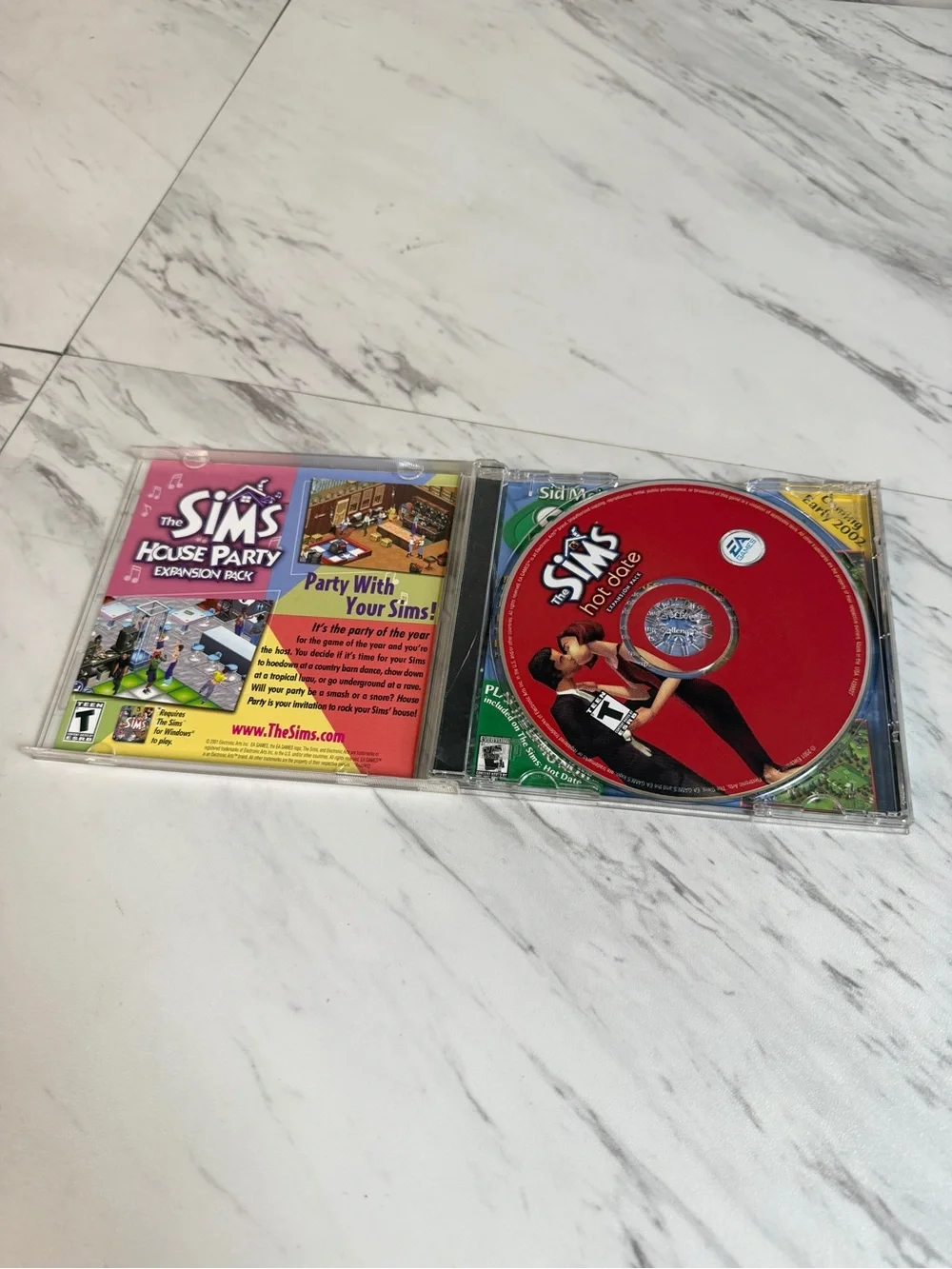 Vintage 2001 The Sims Hot Date Expansion Pack PC Windows CD-ROM Retro Game
